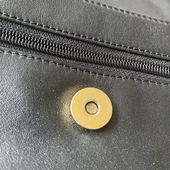 Etienne Aigner black shoulder bag - Picture 2 of 6